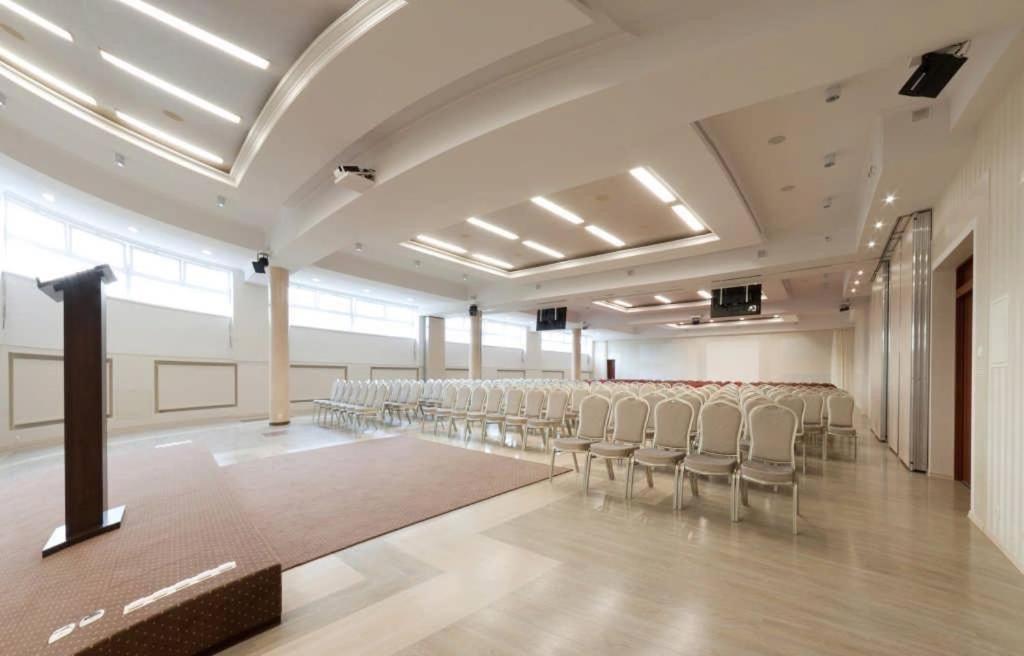Hotel Soccer Sport Radomsko Ngoại thất bức ảnh